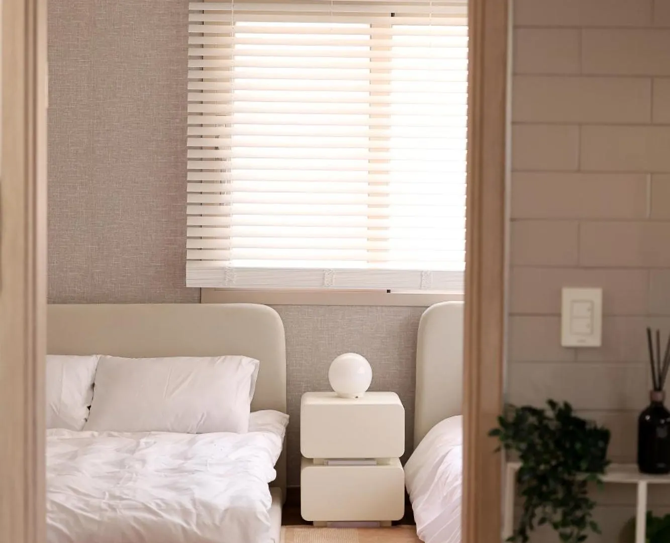 New! Cozy! #Grace Haven At Coex# Wifi,Netflix,Youtube, 3-Min Subway #Next To Coex# Gangnam District, Jamsil, Lotte World# Seoul Lejlighed